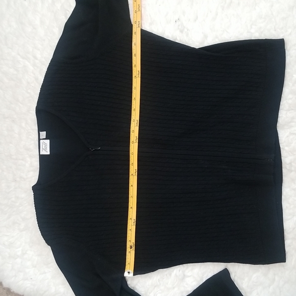 Tail Cable Knitted Black Zippered Cardigan.  L - Picture 10 of 13